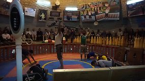 Zurchanės ritualas: Irane praktikuojama atletinė gimnastika-šokis