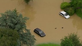 Dalyje Britanijos pliaupė liūtys, kilo potvyniai