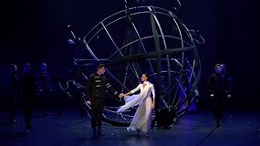 Anželikos Cholinos šokio spektaklio „Otelas“ epizodai