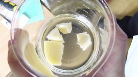 15min eksperimentas: ką skrandžio rūgštis padarys fermentiniam sūriui?