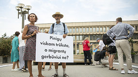 Prie Seimo – mitingas prieš migrantų priėmimą