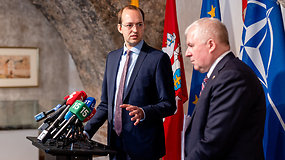 Krašto apsaugos ministras A.Anušauskas ir susisiekimo ministras M.Skuodis aptarė karinio mobilumo klausimus