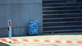 Kaune prie geležinkelio stoties paliktas lagaminas, kaip įtariama, su sprogmenimis
