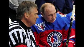 Vladimiras Putinas žaidė ledo ritulį