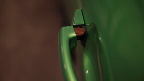 Ar įmanoma įsilaužti į automobilį, panaudojant monetą?
