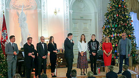 Prezidentūroje įžiebta Kalėdų eglė ir paskelbta akcijos „Knygų Kalėdos“ pradžia