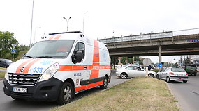 Vilniuje susidūrus trims automobiliams prireikė gelbėtojų pagalbos