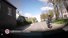 Telšiuose nufilmuotos policininkams nestojusio motociklo gaudynės