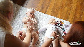 Kūdikių masažo specialistė: apie naudą ir pagrindines taisykles