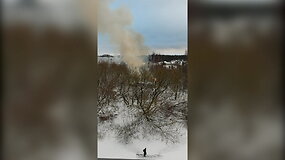 Vilniuje i&scaron; atvira liepsna degančio namo i&scaron;gelbėtas žmogus
