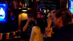Po pergalės „Eurovizijoje“ Nyderlandų baruose liejosi džiaugsmas