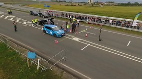 „Ford Focus RS“ lenktynės su sportiniu Promaksos dronu