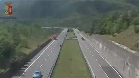 Navigacijos nurodymo „apsisukite“ paklausęs rumunas pašiurpino Italijos vairuotojus