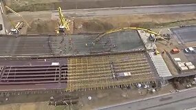 Vilniaus Vakarinis aplinkkelis: prie viaduko statybų nepertraukiamai dirbo net 38 valandas