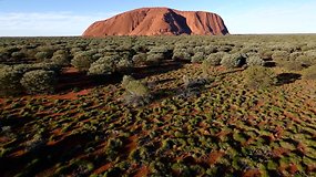 Pasigrožėkite: pirmą kartą istorijoje dronu nufilmuota Uluru uola