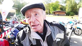 70 metų motociklininkas prisipažino, kodėl mėgsta didelį greitį