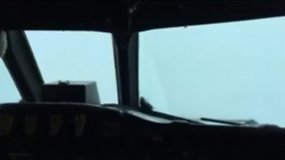 Vaizdo įraše – pilotų skrydis į uragano Metju akį