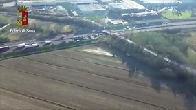 Italijoje nugriuvus viadukui sutraiškytas automobilis, du žmonės žuvo