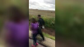 Užfiksuota, kaip i&scaron; avarijos vietos sprunka alkoholio buteliais ne&scaron;ini keleiviai ir vairuotojas