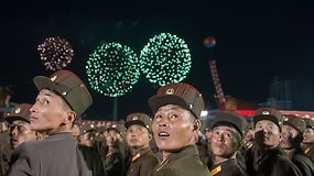 Vandenilinę bombą išbandžiusi Šiaurės Korėja surengė pompastišką šventę