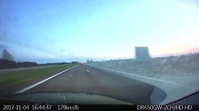 Pareigūnai sustabdė daugiau nei 200 km/h lėkusį vairuotoją