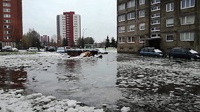 Neregėta liūtis nusiaubė Klaipėdą: kiemai virto ežerais, gatvės – upėmis