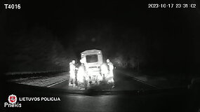 Policijos pareigūnai reikalavimui sustoti nepaklususį traktorininką stabdė &scaron;ūviais