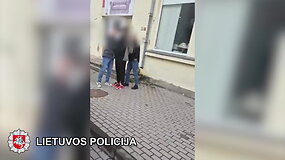 Uostamiesčio teisėsauga sulaikė asmenis, pas kuriuos rasta galimai narkotinių medžiagų