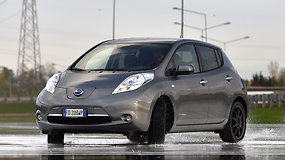 Šoninio slydimo varžybos su „Nissan Leaf“