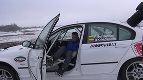 R.&Scaron;einausko ir R.Krik&scaron;čiūnaitės kalėdinė dovana vaikams &ndash; pasivažinėjimas ralio trasoje