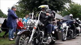 &bdquo;Beardy riders&ldquo; pradžiugino Kur&scaron;ėnų vaikus