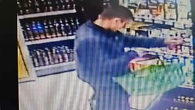 Šiaulių policija prašo padėti atpažinti alkoholio vagišius