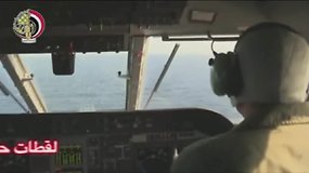 Viduržemio jūroje tęsiasi nukritusio „EgyptAir“ lėktuvo paieškos