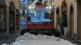 Sniego ma&scaron;ina Bormijaus miestelyje