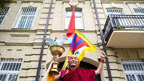 Tibeto parlamento tremtyje nario Tubteno Vangčeno pasisakymas prie Kinijos ambasados Vilniuje