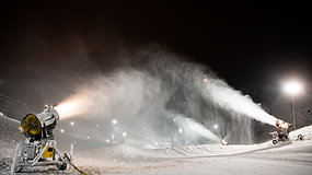 Liepkalnio slidinėjimo komplekse pradėtas sniego gaminimas