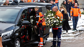 Žmonės susirinko pagerbti paauglį gelbėjusio paramediko Dmitrijaus Alimovo atminimą