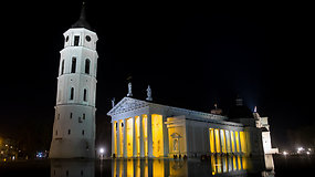 Kas Vilniaus arkikatedroje uždega šviesas ir atidaro langus? Reportažas apie išmaniųjų technologijų taikymą