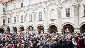 Kultūros bendruomenės įspėjamasis streikas VU kiemelyje