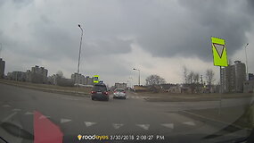 Kaune &ndash; keisti &bdquo;Toyota&ldquo; vairuotojo veiksmai: be posūkių ir per i&scaron;tisinę