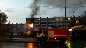 Kauniečio užfiksuotas degantis butas V.Krėvės prospekte