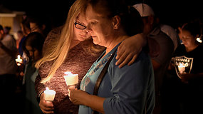 Šaudynės Teksaso bažnyčioje: gyventojai lieja ašaras dėl 26 aukų