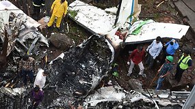 Mumbajuje nukritus lengvajam lėktuvui žuvo šeši žmonės