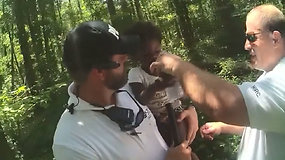 Džordžijos miške pareigūnai rado mįslingai nuo mamos atsiskyrusią dvimetę mergaitę