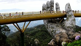 Naujas tiltas Vietname – tarsi pasivaikščiojimas Dievo rankose