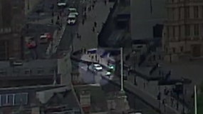 Užfiksuota galima teroro ataka: Londone automobilis pramušė užtvaras ir įsirėžė į praeivius