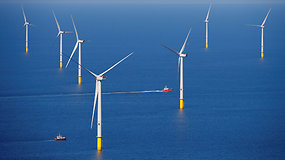 Didžiosios Britanijos pakrantėje įkurtas didžiausias pasaulyje vėjo jėgainių parkas