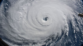 NASA paviešino iš kosmoso matomus įspūdingus  galingo uragano Florence vaizdus