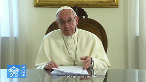Popiežius Pranciškus sveikina Baltijos šalis: „Norėčiau visus apkabinti“