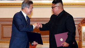 Kim Jong Uno pažadai: uždarys raketų bandymų kompleksą ir surengs istorinį vizitą į Seulą
